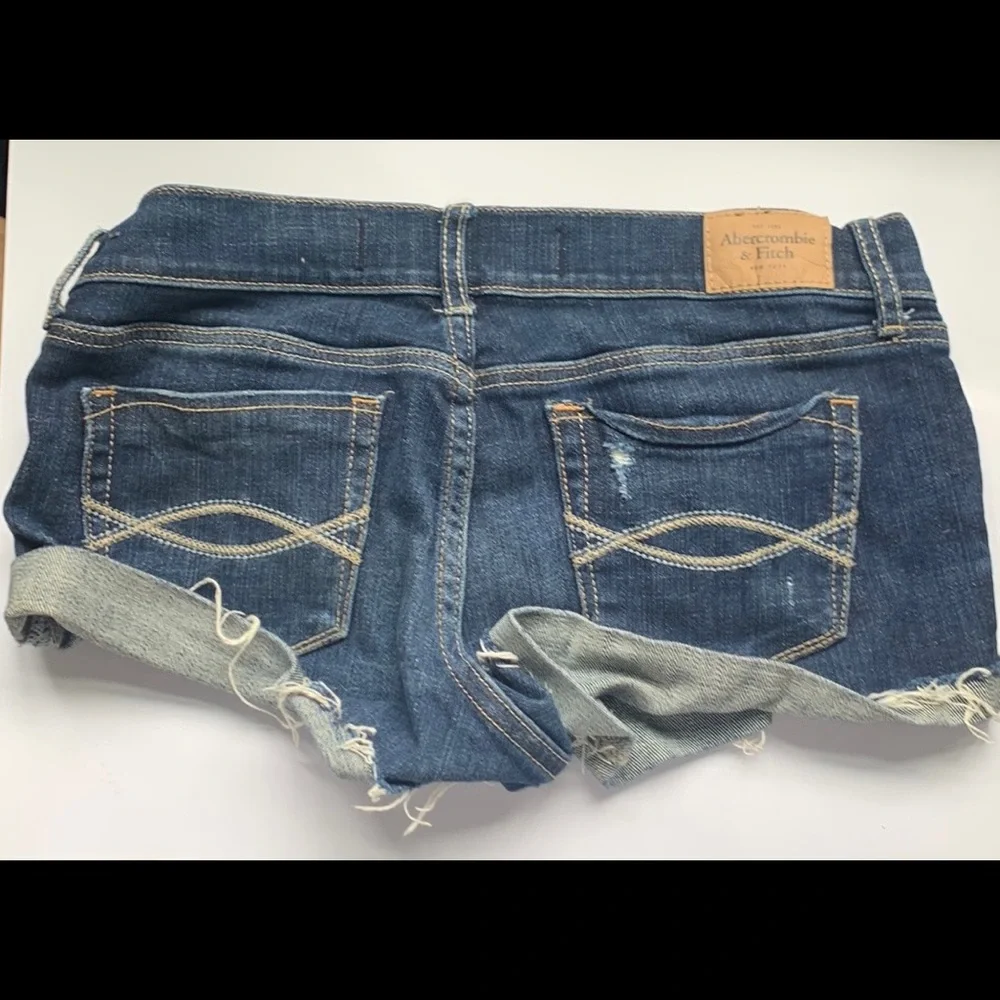 A&F Distressed Rolled Denim Shorts - Picture 2 of 10